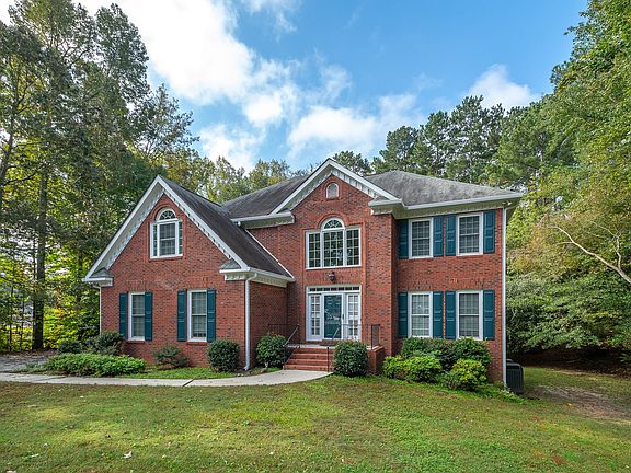 3rd image of 915 Perrin Oaks Ct