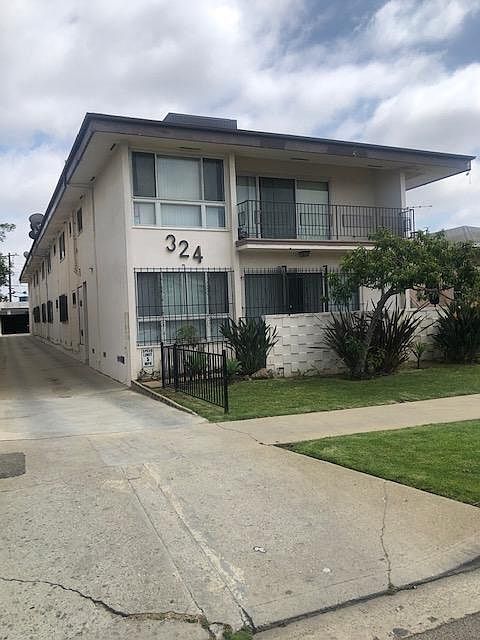1st image of 324 E Tamarack Ave