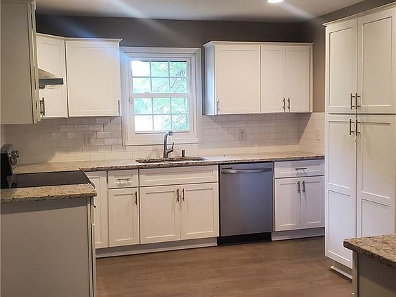 3rd image of 474 Stratford Rd