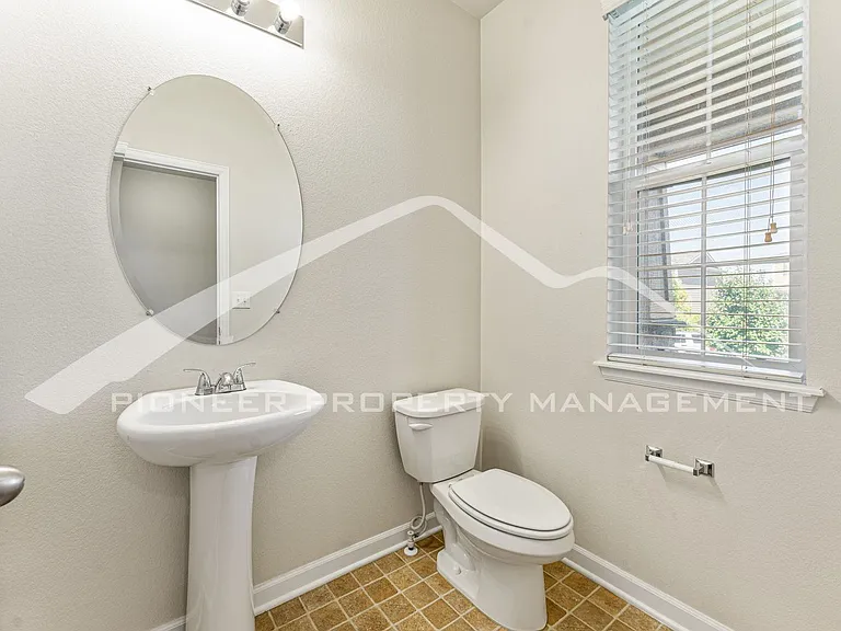 25004 E Pinewood Pl — Photo 8