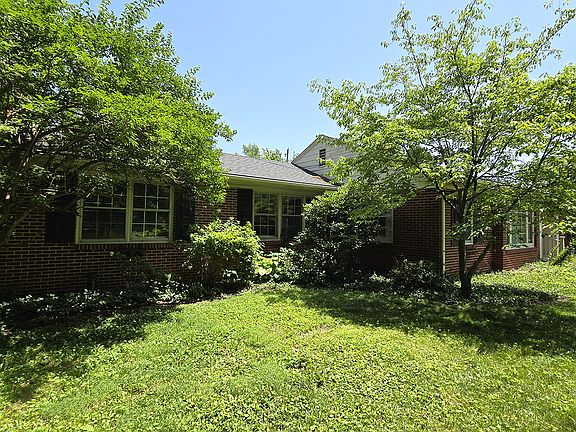 4th image of 4 Lilac Ln