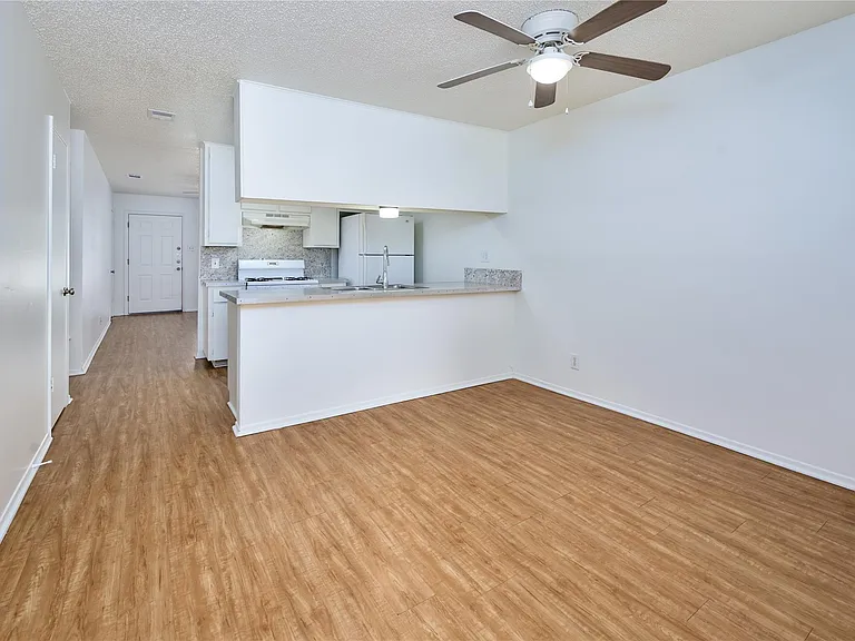 120 Coers Cir #A — Photo 6