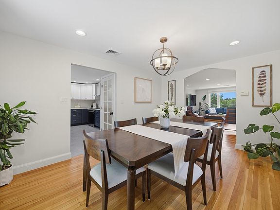 4th image of 18 Travis Dr