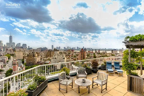 Sold by Sotheby's International Realty | media 7