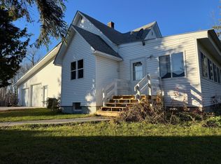 270 Zippel Ave, Williams, MN 56686