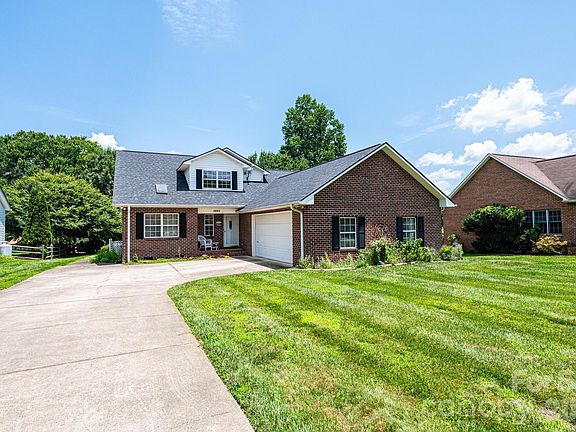 3rd image of 1857 Hidden Pointe Dr