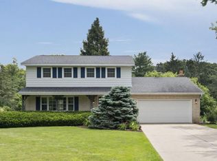 6316 Stonybrook Trce, Sun Prairie, WI 53590