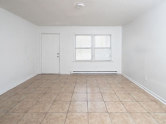 4th image of 922 Dowd Dr E #E