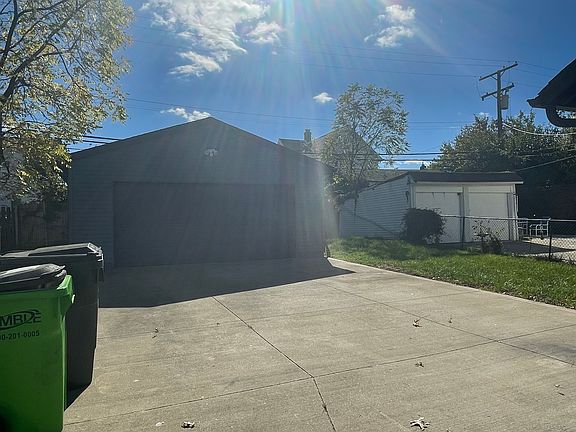 5th image of 10212 Plymouth Ave