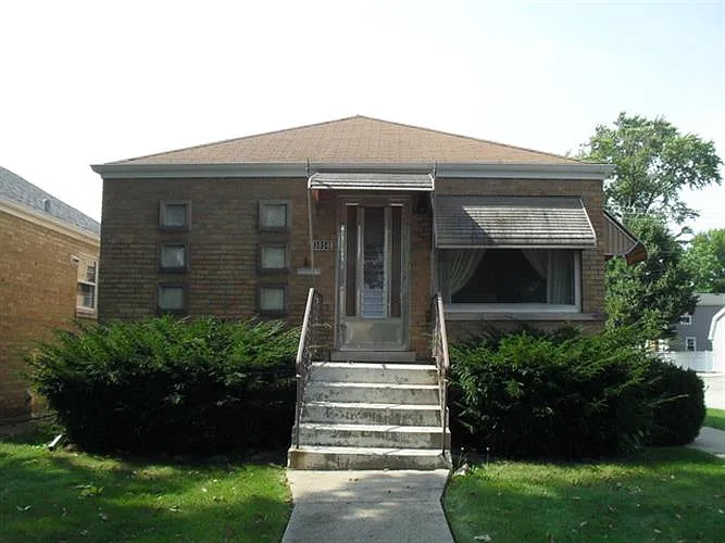 3858 N Paris Ave photo 1