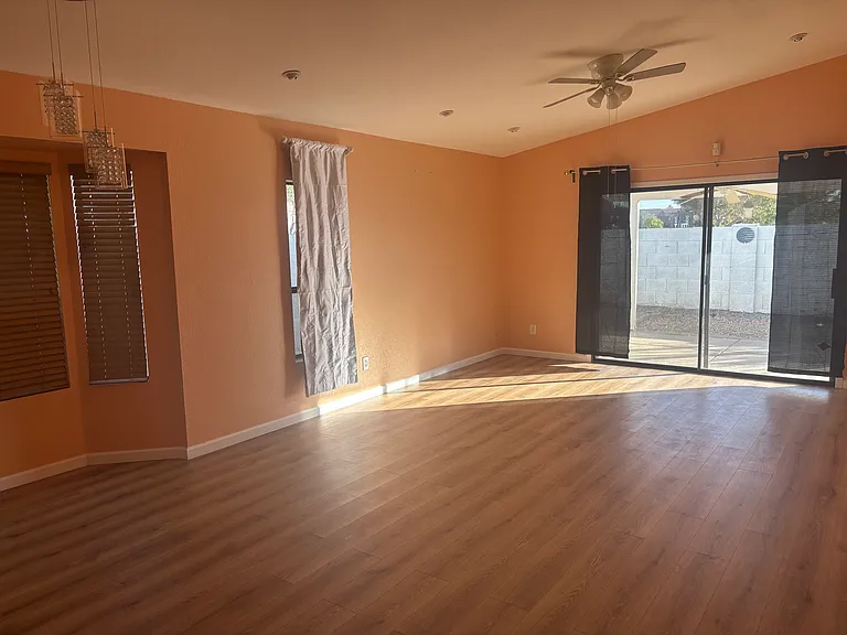 413 W Beverly Ln — Photo 25