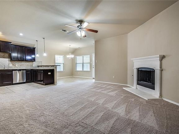 4th image of 429 Roger Graves Cir