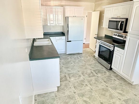3rd image of 3834 Colegrove St #3834