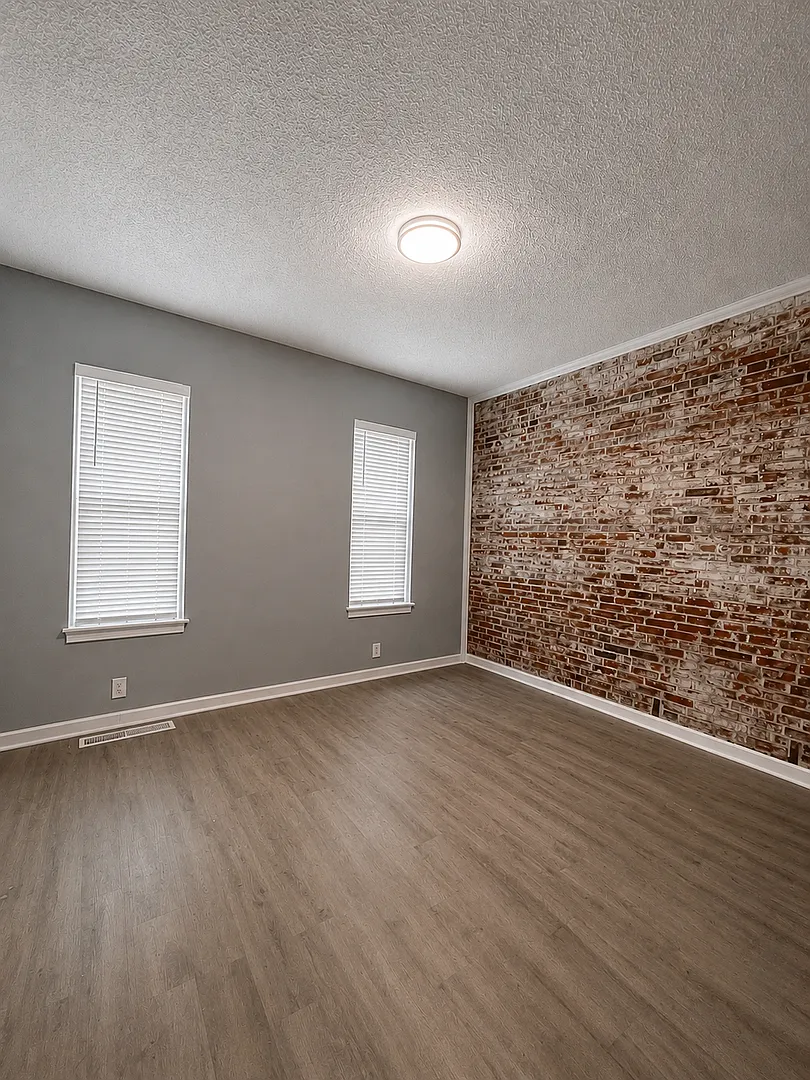 Fully Renovated 1 Bed + Bonus Room | Section 8 & All Housing Vouchers Welcome! — Photo 2