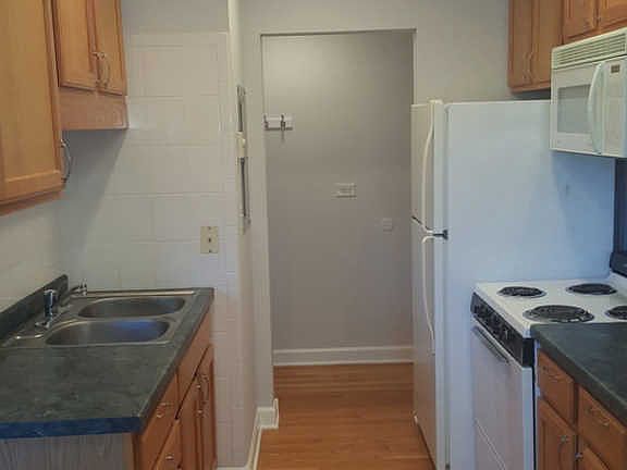 3rd image of 705 Strom Dr APT 3A