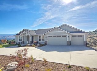 217 Burch Hollow Ln, Wenatchee, WA 98801