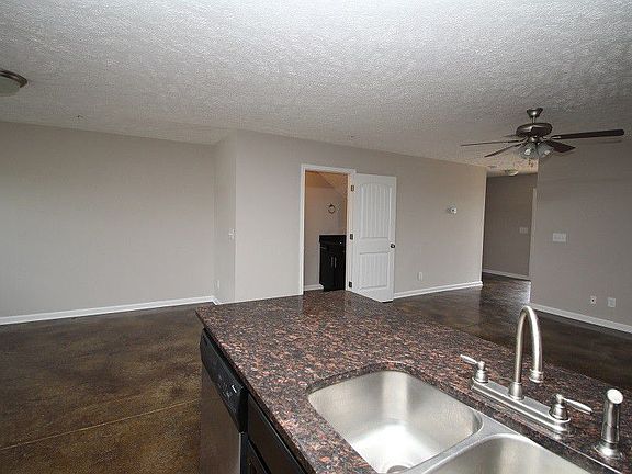 3rd image of 133 Melbourne Dr