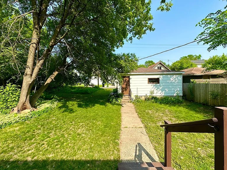 1912 Malvern St — Photo 12