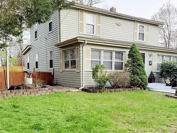 2nd image of 35 Magnolia St