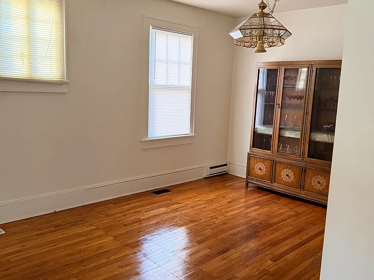 318 W Franklin St — Photo 11
