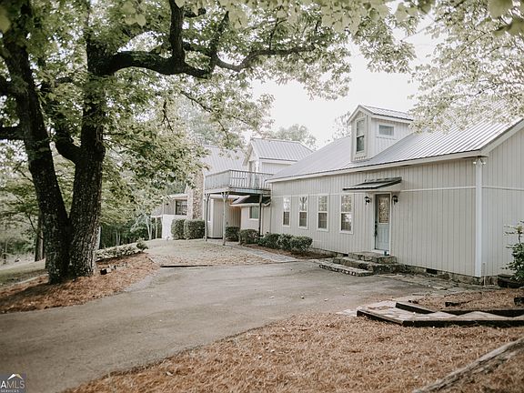 3rd image of 709 Day Rd