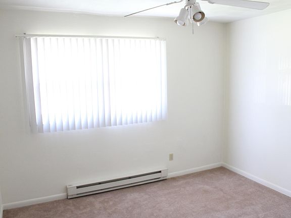 5th image of 1634 Cambria Dr APT 1