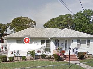 279 Lafayette St, Copiague, NY 11726