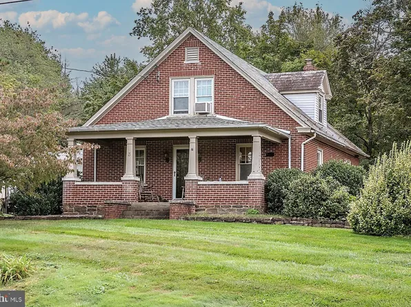 3 S Hamilton Ave, Blooming Glen, PA 18911