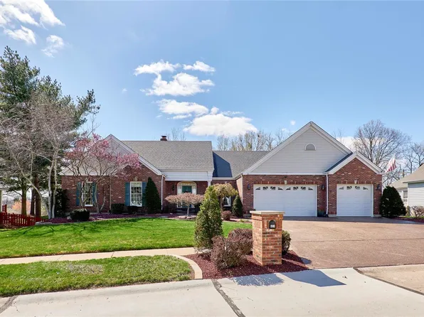 624 Bluff Manor Cir, Saint Charles, MO 63303