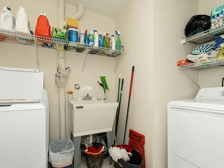 25 E Linden Ave — Photo 17