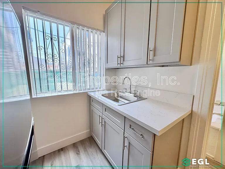 144 N New Hampshire Ave #3 — Photo 5