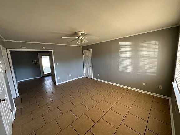 4th image of 1409 S Commerce Ave APT 4