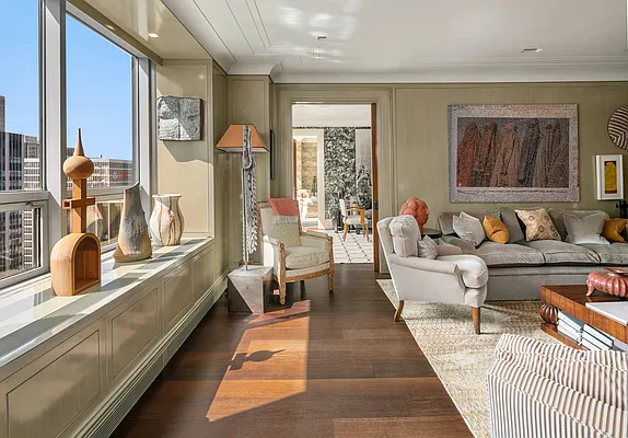 Sold by Compass | media 9