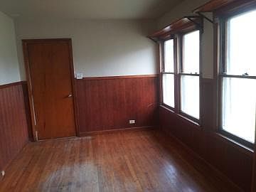 4th image of 906 W Yoakum Ave