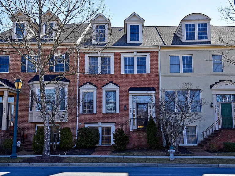 1907 Piccard Dr — Photo 2