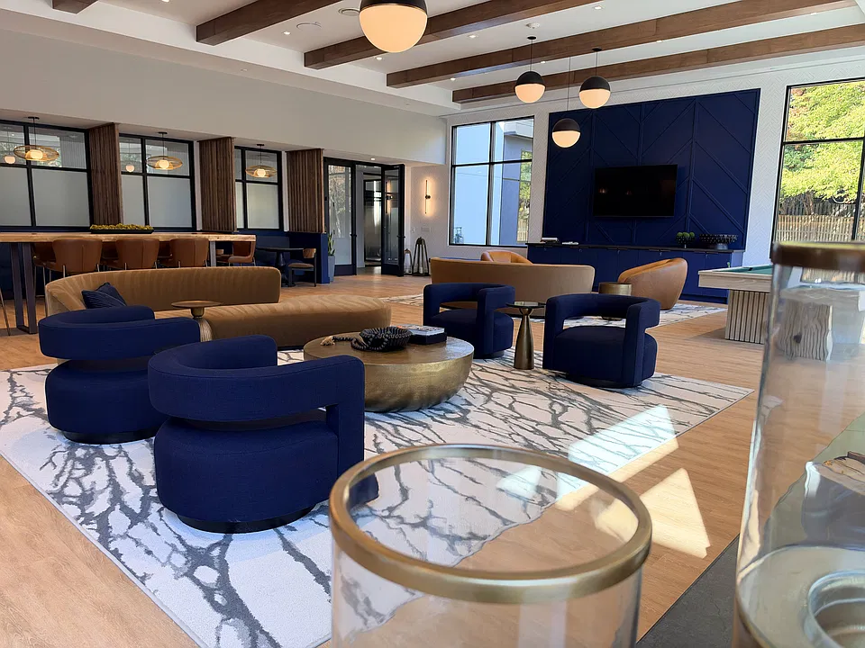 Tysons Glen Apartments and Townhomes