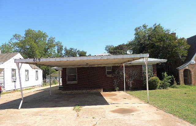 1st image of 619 SW Grand Blvd