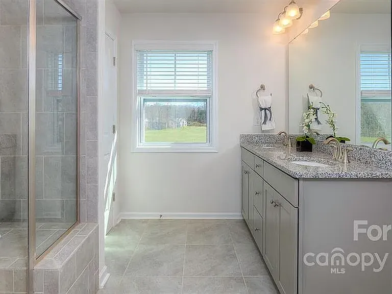 131 Creekview Rd — Photo 13
