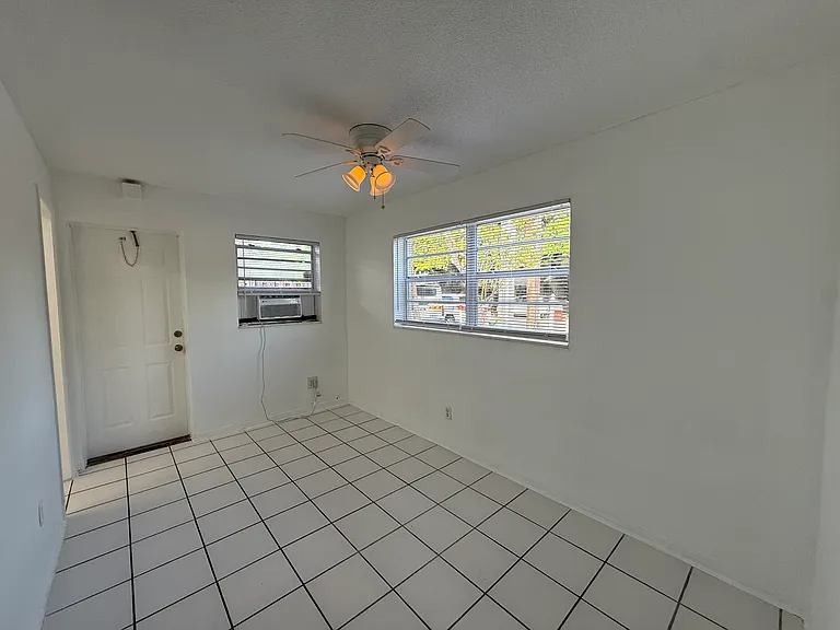 1101 SW 15th Ave #14 — Photo 6