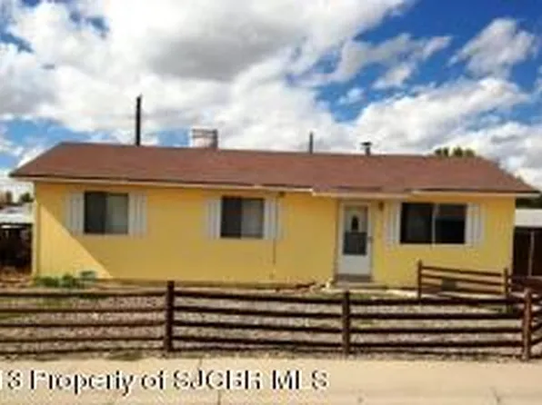 325 N Moore St, Bloomfield, NM 87413