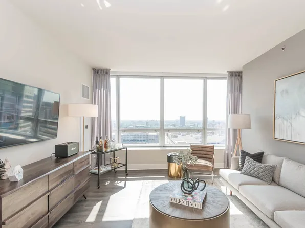 306-161 W 9th St #1312, Chicago, IL 60605