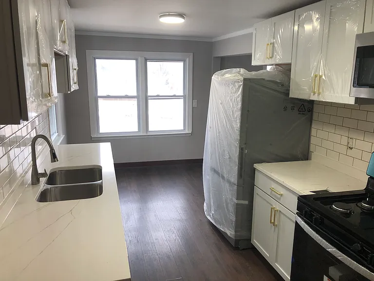 2154 Roosevelt Pl #2 — Photo 5