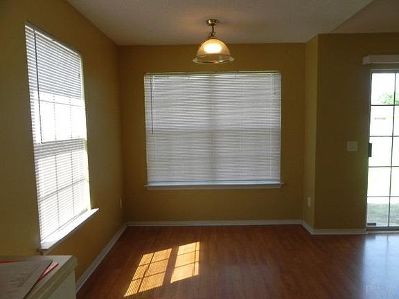3rd image of 2453 Gulf Breeze Ave