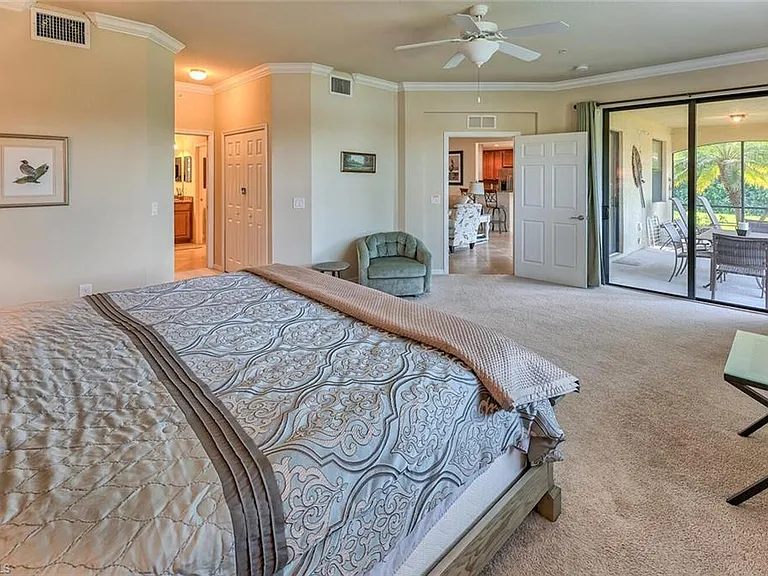 9512 Napoli Ln #101 — Photo 12