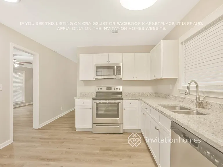 1707 Laurens Dr SW — Photo 9