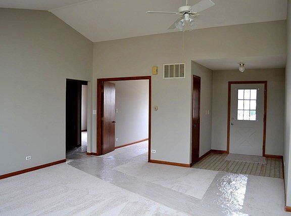 5th image of 3132 Laconia Ln