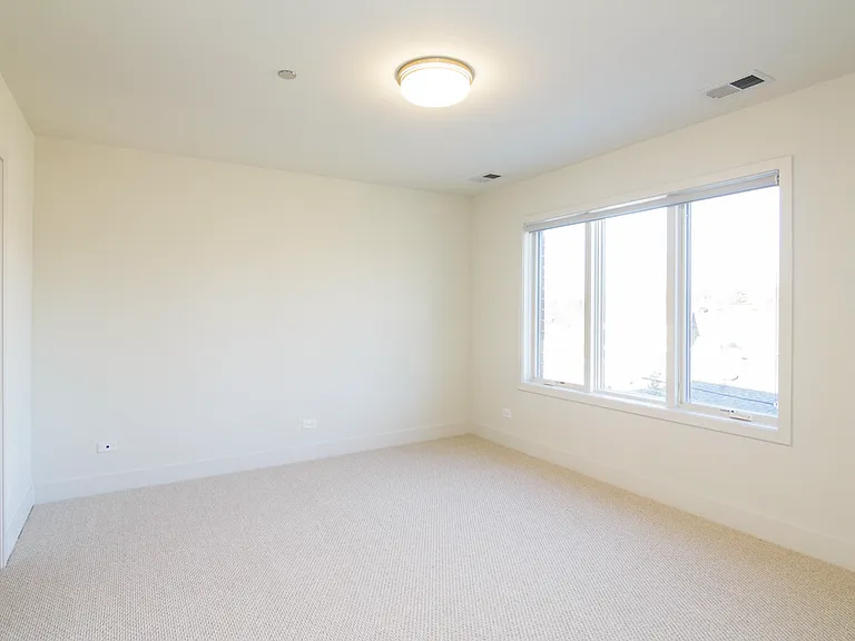 Vine Place Apartments — Photo 21