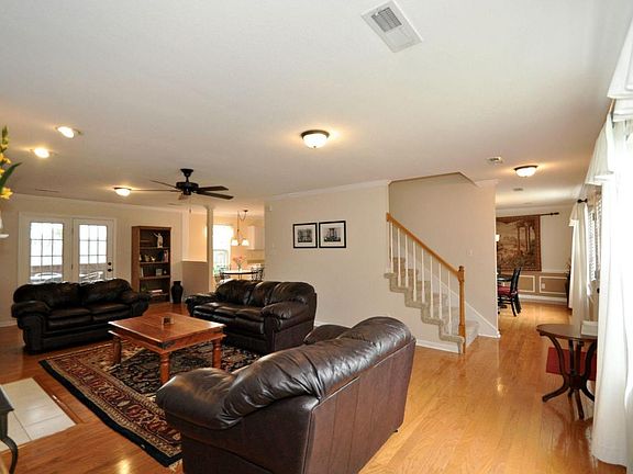 5th image of 8535 Lawnpark Dr