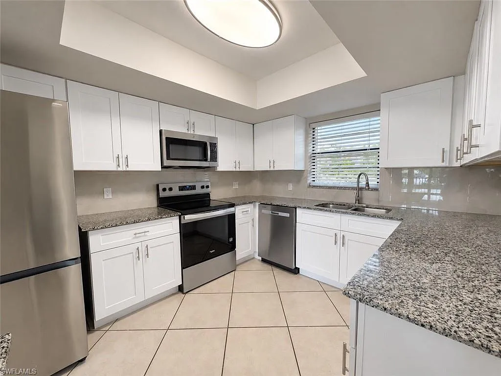 2 bed, 2.0 bath, 1200 sqft, $2,150 — Photo 2