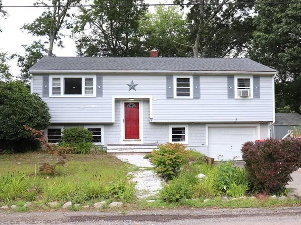 3 E Edgewater Dr, Wareham, MA 02571